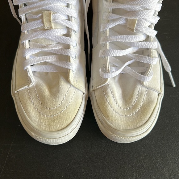 Vans - Picture 3 of 6